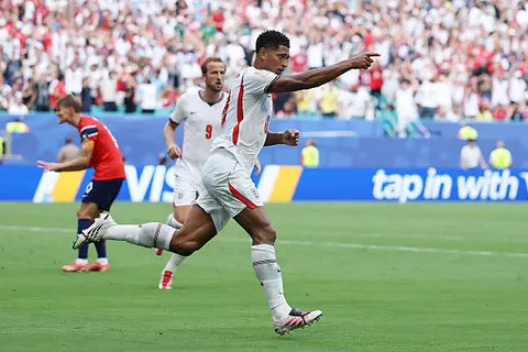 بيلينجهام يطارد إنجاز بيليه التاريخي في كأس العالم
